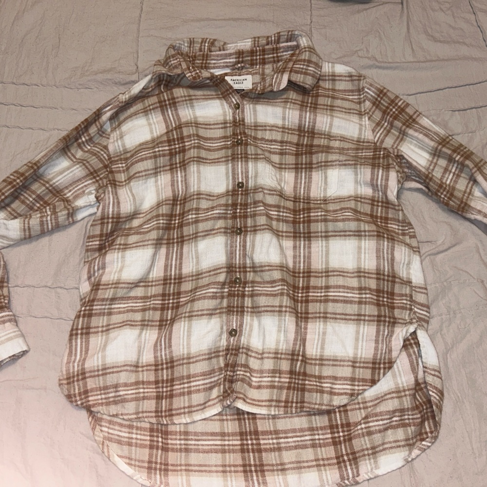 American Eagle flannel, never worn! Great for layering or for fall